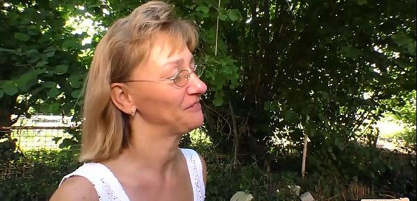  HAUSFRAU FICKEN - Blonde German granny wears glasses while she cheats with a blo